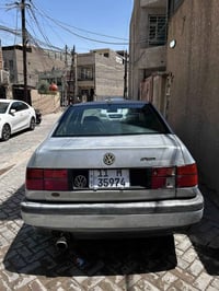 عندي كولف فنتو موديل 1993 بااسمي للبيع حالتهه جيده تبريد 07709818550 ا...