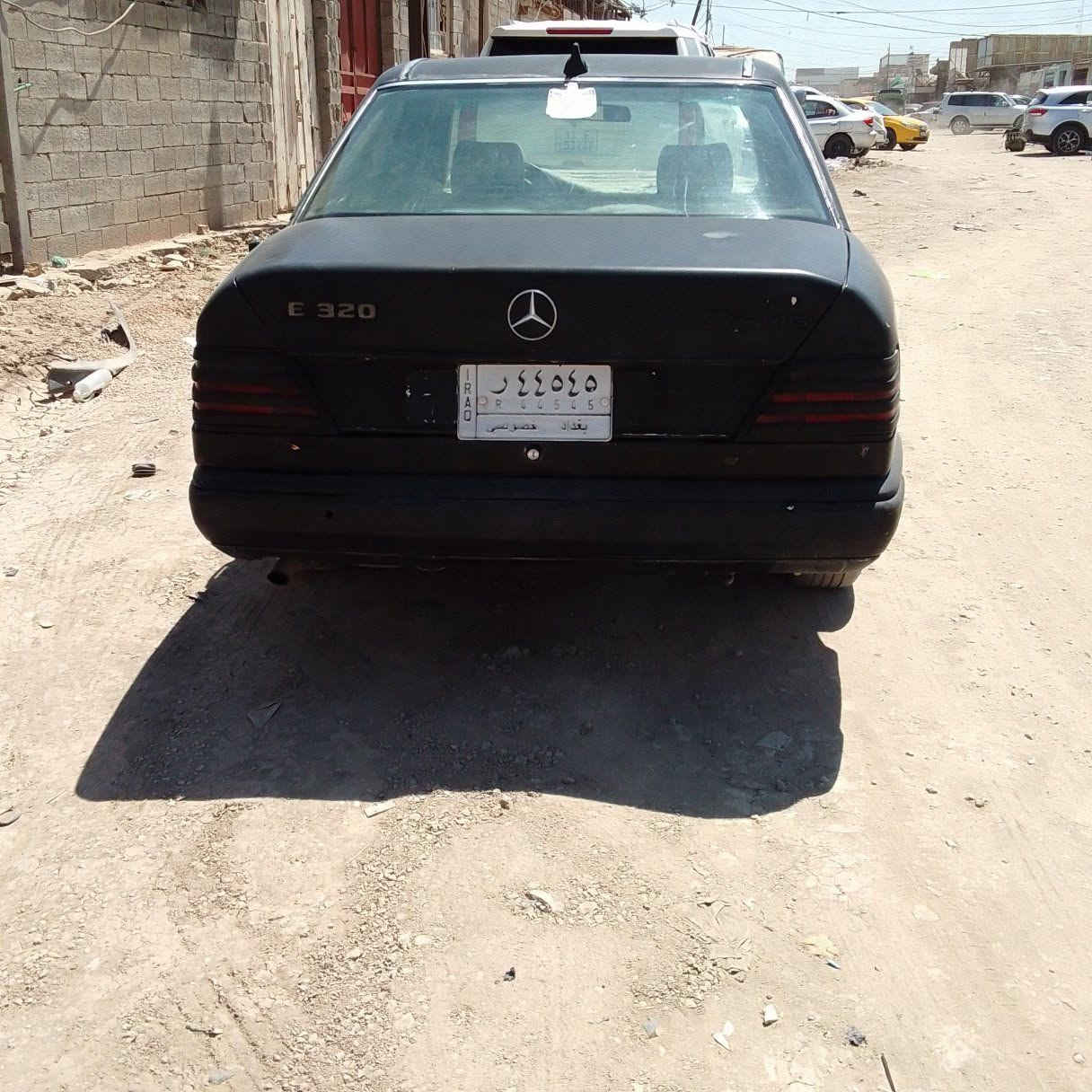 مارسدس دب سنويه لل29حداديه بلباكيت تبريد شغال تايرات جدد مكينه كير مكفولات مال ملكه رقم بغداد الماني مكاني ديوانية بسعر 25وبيه مجال قليل *********** غرفه نضيفه
