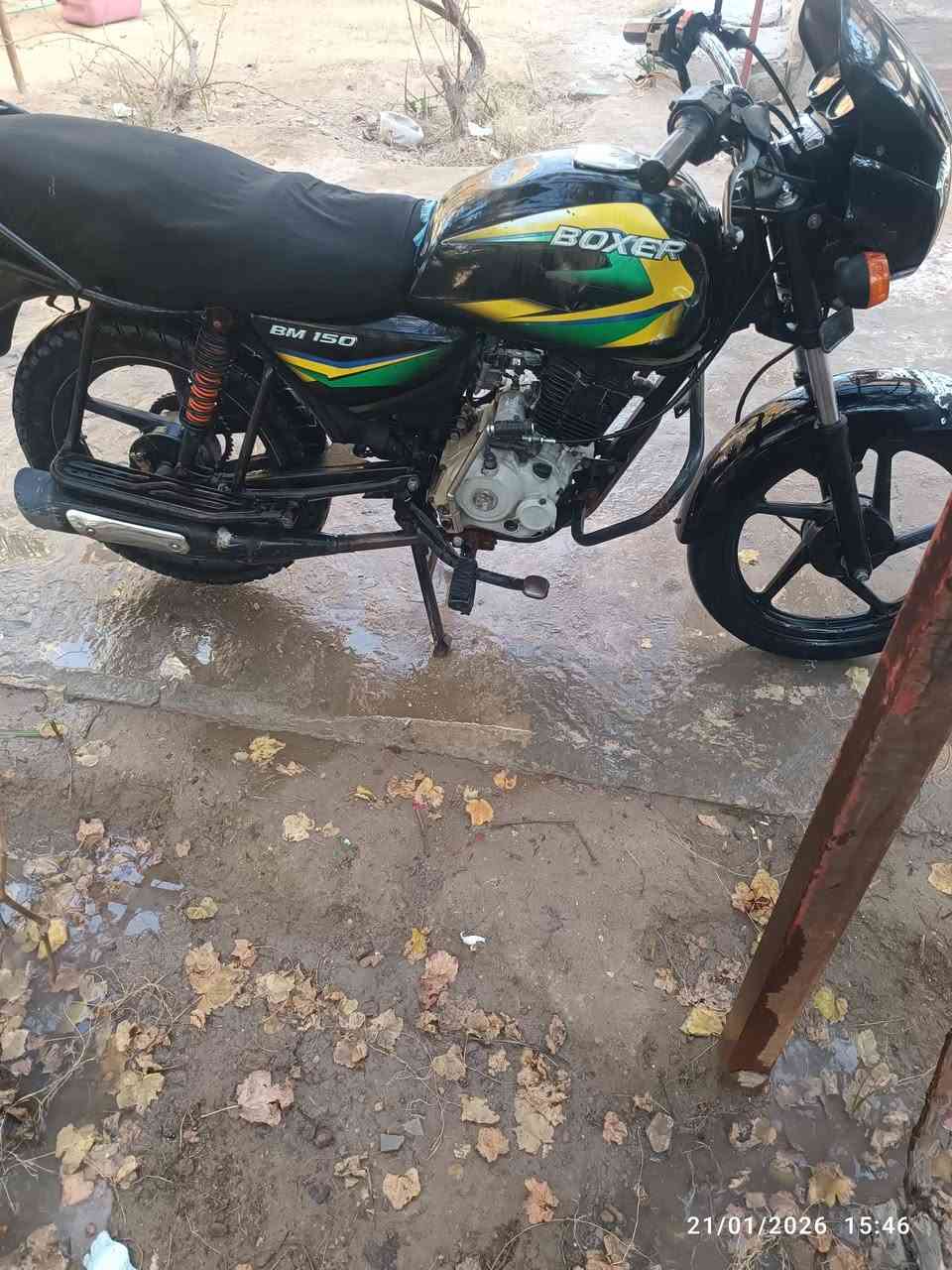 السلام عليكم للبيع دراجه بوكسر موديل 22 الدراجه نضيف ونشاط بيها فول نقصها صفاحيه وبيها خيط بخار اول متشتغل شويه ويكطع سعرها 650 وبيها مجال مكاني كرمه//***********
