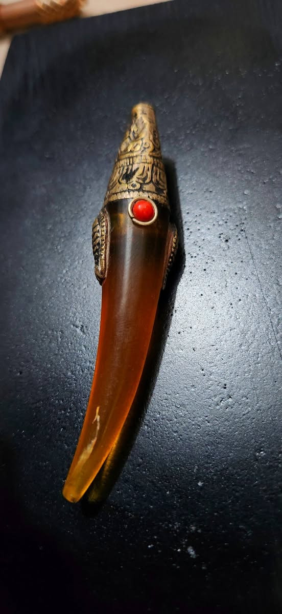 نآب كهرب مع تآج نحآس انتيك 
السعر 30 الف فقط


**إذا كنت صاحب هذا الإعلان وتريد حذفه لأي سبب، رجاءا أرسل رسالة إلى الدعم الفني**