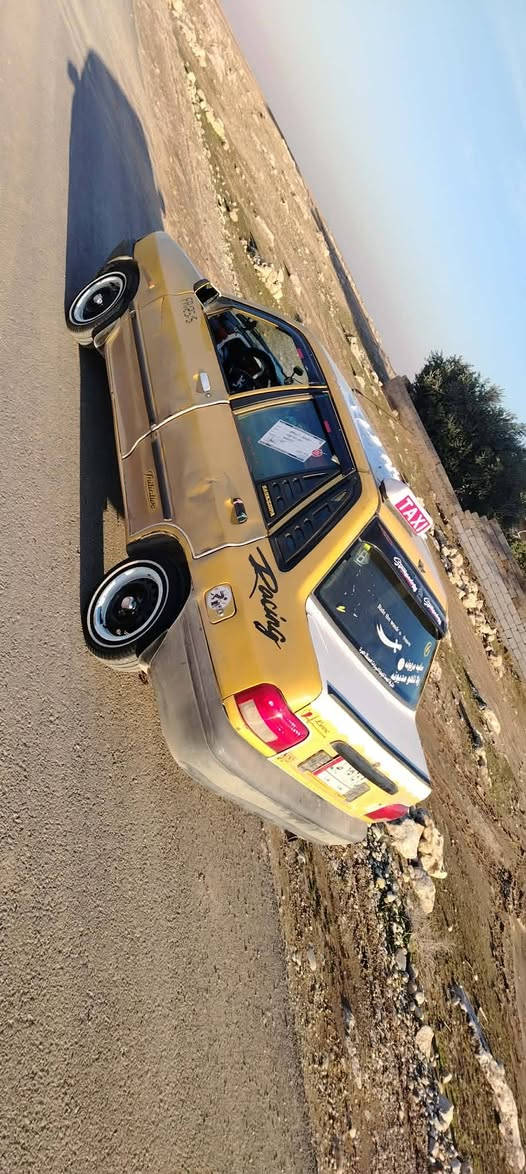 سيبالبيع موديل 2011 تاريخ انتهاء السنويه 2027 كاربون بانزين بيها سيارة كدام العين نضيفه وبل واقع احلئ من الصوورة وطخم تايت جديد وسستن سمعات جديد نشرات داخليه وليت زينون سيارة جاهزة ما نقصها شيء شرط التحويل والوكاله الموصل الجانب الايمن التوصل فقط على الرقم ***********
اني فقط نشر السياره وليسه صحب السيار اتصل عل رقم وفهم من صاحب السياره
