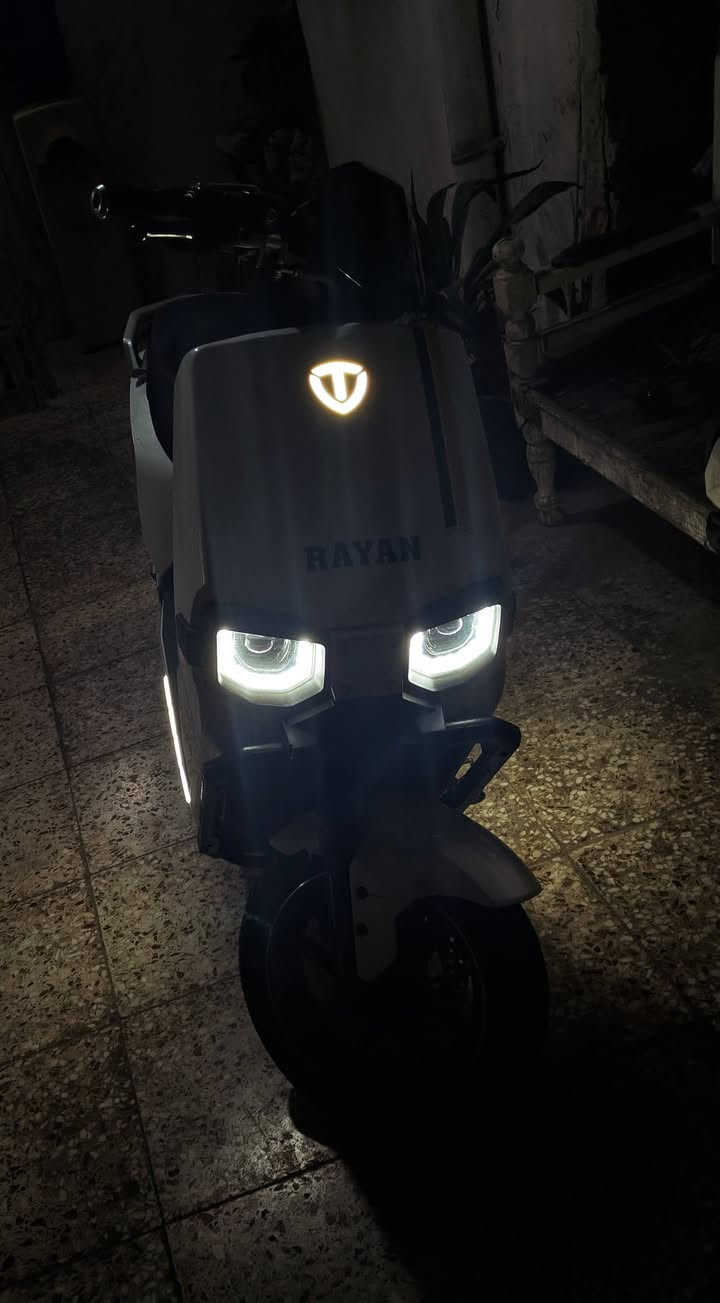 دراجه ريان وحش الكون للبيع
لون ابيض داخل اسود 
مواصفات
6 باتري
ملف 2000
85 كيلو بالشحنة الوحدة
نظام p
نظام R
نظام حماية سرقة
نظام بصمه
تربط على موبايل تشغيل 
قاطع دورة
نظام abs
منفذ شحن USB
َوصل الشراء موجود 2025/12/16
العنوان بغداد حي العامل 
للاستفسار ***********
السعر مليون اوبيها مجال شي بسيط
