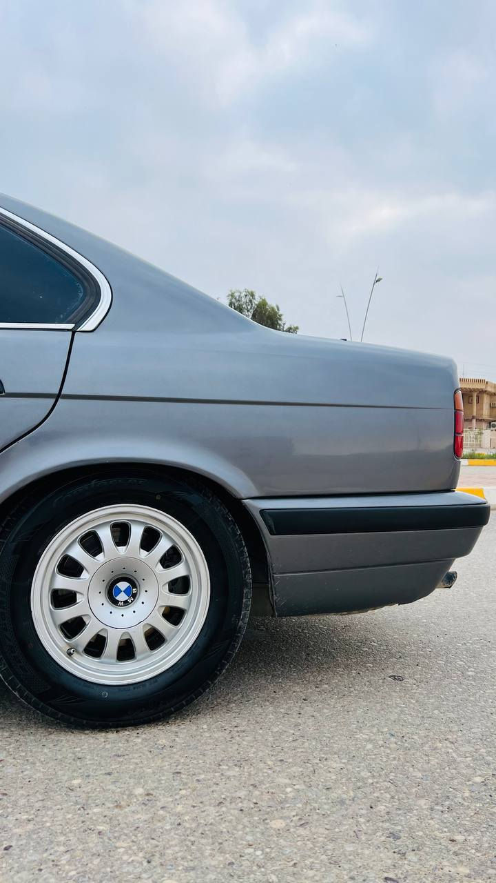 سلام عليكم
للبيع بي ام 525 رقم بغداد انكليزي بأسمي شرط التحويل 
كير ومحرك مسكر مكفولات
صدر جديد
سلايت روف شغال
غرفه حلوه
جام امامي شغال
صبغ عام جماليه بدون ضرر
السعر60 وبيه مجال
مكان السياره تكريت
الاستفسار الاتصال ع
*********** بيه واتساب
