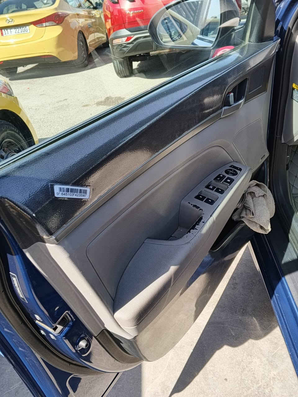 السلام عليكم النترا 2017 وارد امريكي سياره فول واحد على واحد لمتت مقفوله من الضربه والصبغ حادثه كسر دعاميه فقط ماشيه 93 السعر 135 وبها مجال غير متواجد على الفيس رقم الهاتف*********** غير متواجد على الفيس
