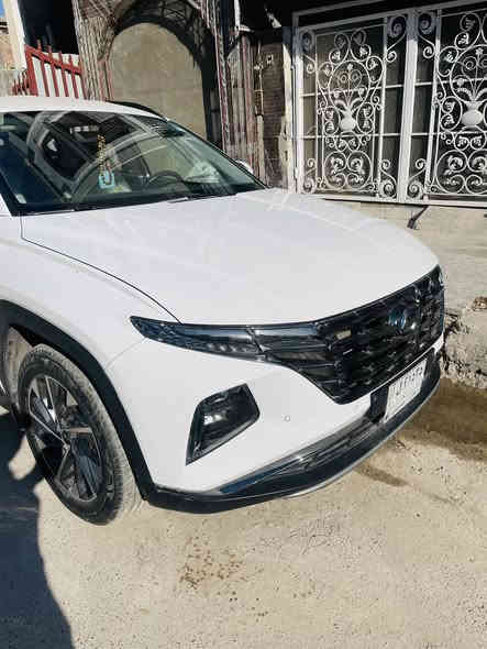 السلام عليكم 
اقرة المنشور قبل لا تتصل كلشي موضح 
توسان خليجي 2024 قمارة حديد  رقم بغداد بأسمي تحويل مباشر 
ماشية 17 الف كيلو  
السيارة صار  بيها شخط  ومكحل على كدة فقط 
موضح بالصور قبل وبعد التكحيل  وموجود فديو شوف بعينك 
وصبغ ربع الدعامية الامامية 
السعر 217 وبيها مجال   
مكانها بغداد 
***********
