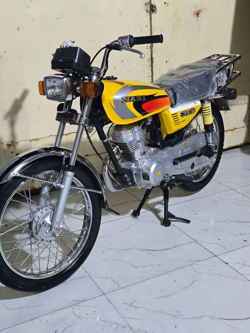 سلام عليكم دراجه للبيع بلاد شبه اصلي موديل 2023 طالعه بل 2024 اوراق اصولي بس وصل ستنساخ لأن ضايع
السعر 800 وبيه مجال 
 مكاني شطره 
رقمي ***********
