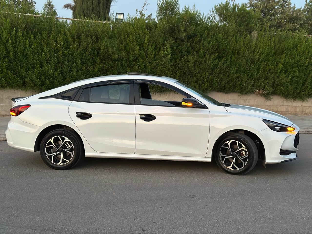 MG GT 2025 🔥
ئێمجی جی تی ٢٠٢٥ فوول مواسەفات 
(مواسەفات : پێش و پشت لید - ویل کڕۆم - ئاوێنە ئیشاڕە - ئاوێنە شەفت - یەدە بەسمە - سلایت - شاشە ئەکتیڤ - سوکان ڤۆلیۆم )
سەیارەکە زۆر خاوێنە تەنها دوو PDR بچوکی هەیە 
بێ سبوغ بێ تەزرە 
جوانکاریشی بۆ کراوە
نرخ : 116$ 🔥 
شوێن : هەولێر 🔥
پەیوەندی : ***********🔥 Singapore
