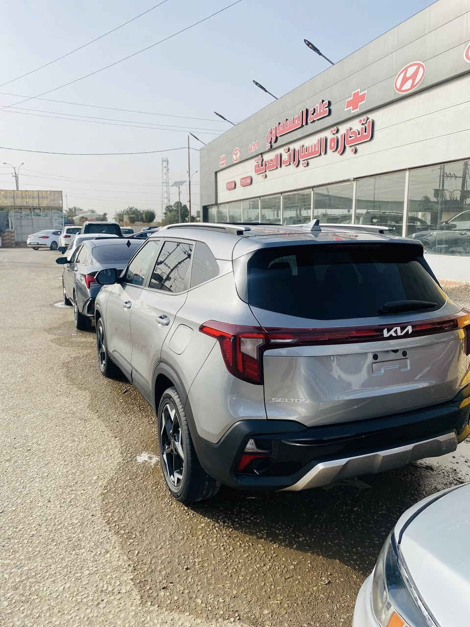 السلام عليكم
كيا سلتوز 2024 EX فول مواصفات 
فقط تبديل دعاميه نفس اللون بدون دواخل شرط 
فتحه سقف 
بصمه تشغيل وبصمه ابواب وتشغيل عن بعد 
شاشه دجتل 
تبريد قطعتين 
كشنات جلد وكهربائي وتدفئه
ويل كب كروم 
اشاره بلمري 
رادارات جانبي وامامي وتحديد مسار 
سايد بريد دكمه 
اضائه بلدشبول 
لدات امامي خلفي 
بدون رقم السياره منفيس بسمي تترقم جميع المحافضات سعره ١٦٥ بيه مجال مكاني بلحله ***********
