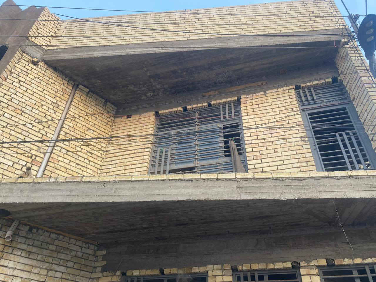 مشتمل للبيع في منطقة الشعب حي الجزأر قراب شارع العام موقعة منتاز 
 مع خدمات — بناء طابقين
بناء درجه اولئ
للاستفسار الاتصال بالرقم ***********
