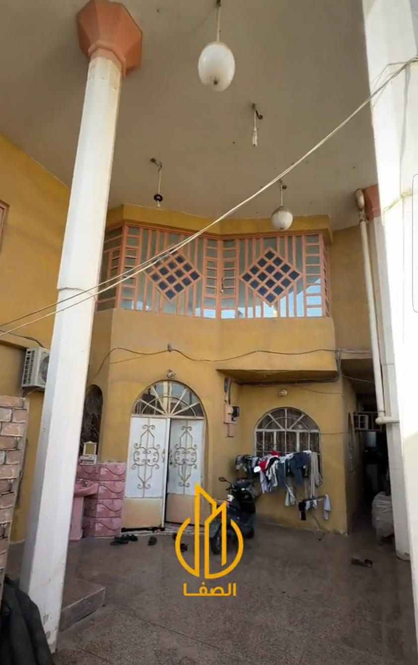 🏡 بيت ركن  للبيع  – في القبله حي الجامعه - تجاري

على شارعين 15متر وشارع 12متر 

مساحة القطعة: 200متر 

مساحة البناء: 180متر 

🔹 الطابق الأول يتكوّن من:

غرفتين +صاله اوديوان اومطبخ  +صحيات او كراج 

🔹 الطابق الثاني يتكوّن من:

4قرف منام  + مطبخ اوصحيات 

العنوان // القبله حي الجامعه قرب مستشفى الطفل

📞 للتواصل: ***********
