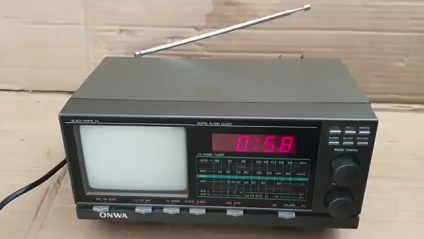 رادیو FM AM  وتلفزیون شاشة 4.5 ئينج والساعة ماركة ONWA صناعة تايوان انتاج  1980 یشتغل کهرباء 220 ڤولت مباشر جهاز جدید نظافة مئة بالمئة وشغال بالكامل صوت وسحب ممتاز السعر واي استفسار مراسلة خاص


**إذا كنت صاحب هذا الإعلان وتريد حذفه لأي سبب، رجاءا أرسل رسالة إلى الدعم الفني**