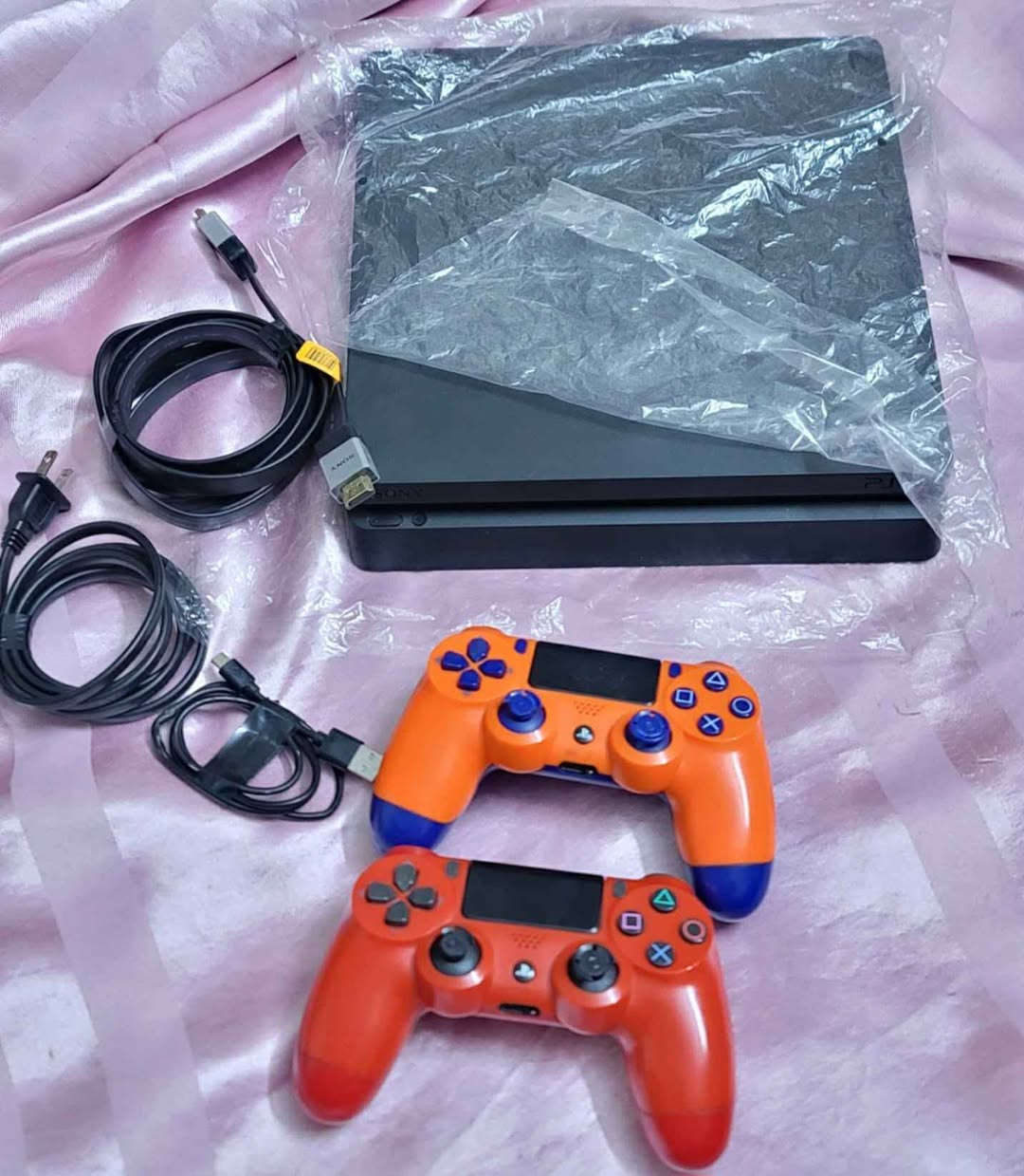 بلي 4 سلم ذاكرة 1 تيرة نضام 12.52 تروح تهكرة مباشرةً ويا وايراته كاملة ويدات ثنينهن شغالات مامفتوح جديد مامسخدم بس قليل جدا ومضموم مكاني الشعب سعرة 260 وبي مجال بسيط مكفول ومضمون من الفتح والعطل كلشي مكاني الشعب بغداد, العراق


**إذا كنت صاحب هذا الإعلان وتريد حذفه لأي سبب، رجاءا أرسل رسالة إلى الدعم الفني**