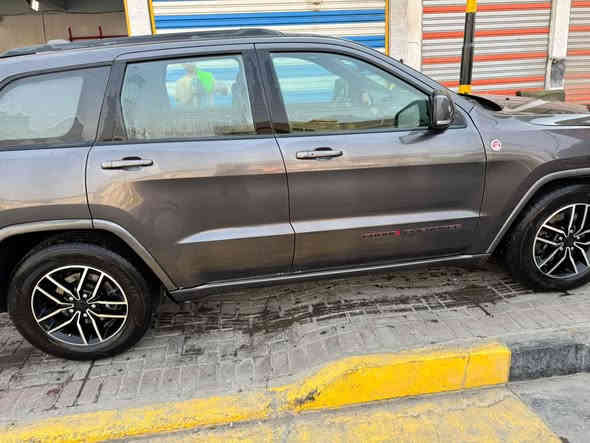 السلام عليكم 
جيب ترايل هوك 2020
وارد أمريكي 
حادث  جاملغ وبنيد بدون دواخل بدون شاصي 
صور الحادث بالمنشور
 
المواصفات 
جكات 
فتحه 
كشنات جلد 
تدفئه وتبريد بالكشنات
تشغيل عن بعد 
محرك v8-5700
رادار جانبي نقطه عمياء 
تحكم ستيرن +شفتات 
شاشه +كامره دواره 
جنطه كهرباء 

وبعد بيها مواصفات 
رقم بغداد بسمي تحويل مباشر 
السعر 230وبيها مجال 
مكاني بغداد حي اور 
***********
