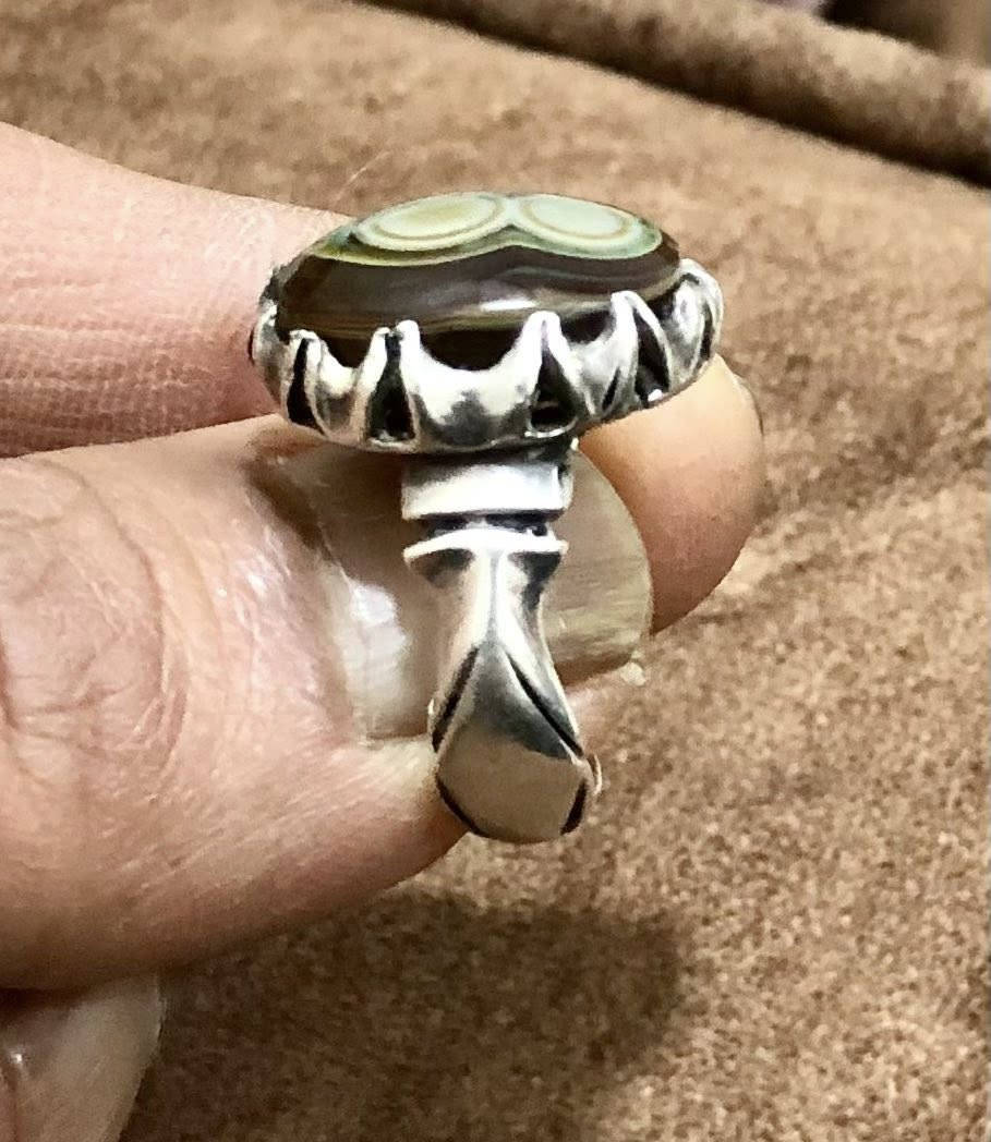 يا الله خاتم بحجر سليماني عينين مختلف صياغة يدوية مرتبة قياس 21/22 للبيع فقط يوجد توصيل


**إذا كنت صاحب هذا الإعلان وتريد حذفه لأي سبب، رجاءا أرسل رسالة إلى الدعم الفني**