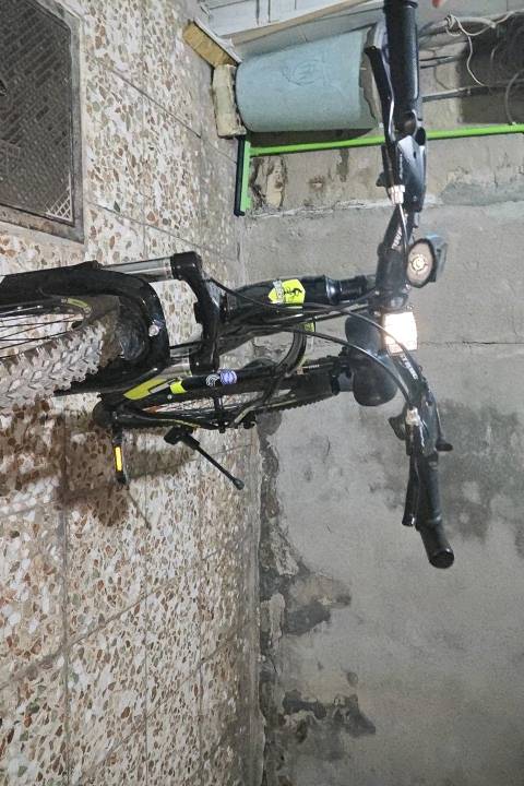 العنوان:الشعب فلكه صباح الخياط
الحجم:26.5
المميزات:بايسكل رياضي امريكي
 كير خلفي8نمر كير امامي 3نمر 
جيد للمسافات الطويله
وايرات دفن 
بريك دسك دهن
التايرات جديده شيمانو و مكينه شيمانو 
دبلات  دهن مريحه جدا 
تم المشي فيه قليلا فقط للتجربه
الهدايا:فدراليه ضوء شرطه مع لايت و جرس طاقه شمسيه و شحن تايب سي ياتي معه سرج مجاني
قابل للمفاوضه السعريه 