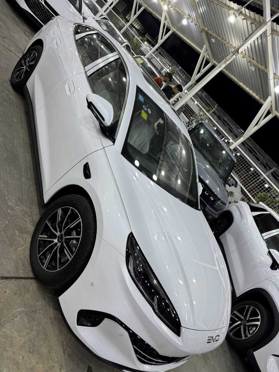 🚗 للبيع
BYD سيل 6 –  2025
BYD Seal 6 – 2025
🌍 –  بغداد – الكريعات  

•   🛣️  المسافة المقطوعة    - 6000

رقم الهاتف ***********
------------------------------------------------------------ 
✅ المواصفات :

•13 كاميرا

📆 الموديل: 2025
🚘 الممشى: 6000

⚙️ المحرك: 4 سلندر – 1500 سي سي تنفس طبيعي
🛞 الويل: 17 إنج
🌍 الوارد: صيني
🛡️ الحالة: مكفولة
• قير أوتوماتيك
• نظام اقتصادي عملي
• شاشة وسطية تاتش
• Apple CarPlay & Android Auto
• Bluetooth / USB
• كاميرا خلفية
• حساسات خلفية
• تحكم ستيرن
• مثبت سرعة
• تكييف أوتوماتيك
• زجاج كهرباء
• مرايا كهرباء
• أنوار LED أمامية وخلفية
• لايتات نهارية DRL
• نظام الثبات الإلكتروني ESP
• مانع الانزلاق
• مساعد صعود المرتفعات
• مساعد نزول المنحدرات
• قفل مركزي + إنذار
• جنوط ألمنيوم 17 إنج
سبير خلفي

#للبيع #سيارات_للبيع #سيارات #بغداد_سيل
