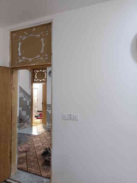 محافظة بابل مركز المدينه
دار سكن طابو صرف  للبيع المساحة 150م مربع بناء غرفتين نوم +كلدور +مطبخ +استقبال +صحيات +صاله فوك ٨×٣
جديد العنوان حي المهندس مقابل مدينة العاب ارض بابل عبر شارع 80 بالفرع الثالث عرض الشارع 15متر
المساحة 150متر مربع 
الواجه 10متر 
النزال 15متر
عرض الشارع 15متر 
بناء جديد 
للااستفسار اكثر اتصل على الرقم
👇👇👇
***********
‏***********٠
