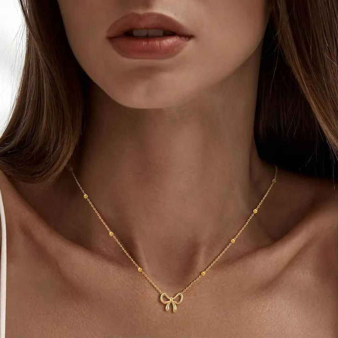 🎀 سيت شكل فيونكة 🎀

سيت متكون من قلادة + سوار + تراچي 🎀

🌟كوالتي ممتاز أصلي ✔️
🌟طلاء ثابت بجودة عالية 💯
🌟غير قابل للصدأ ✔️ 
🌟مصمم بلمسة جاذبية 😍 
🌟تألقي بسحر جاذبية التصميم المميز 💕
🌟متوفر باللون الذهبي 💛 بغداد, العراق


**إذا كنت صاحب هذا الإعلان وتريد حذفه لأي سبب، رجاءا أرسل رسالة إلى الدعم الفني**