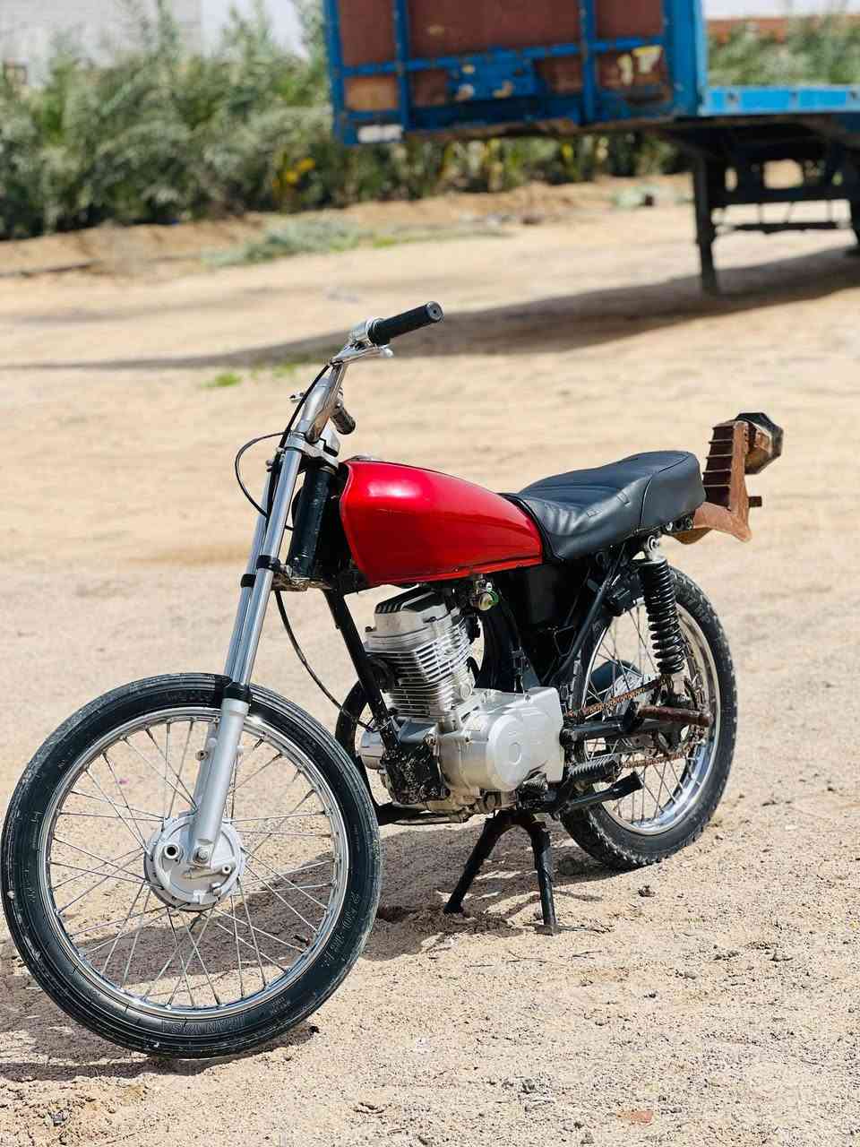 سلام عليكم دراجه للبيع إيراني نامه شلامجه مكينه ما مفتوحا موديل 24 دراجه عوزها تجفيت بيها دخانه دراجه كفاله من شرقه أدوات سعر 475 بيها مجال قليل دراجه غراض كله جديد مكاني بصره عله طريق سفوان يم نجمي رقم تواصل ***********
