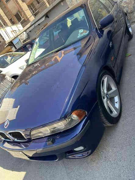 Bmw
مۆدیل 2000
مەکینە 520
گێڕ تۆماتیک
چوار تایەو ویلی لۆکی لەسەرە
دەعمو لیدراوی نیە 
تەبرید ساردوگەرم ئیشەکا
سەیارەکە دۆسەوپەنجا مەسروفی نیە
مەنە فیستی لەگەلە
سعر 35$ قوفلیەتی
***********
