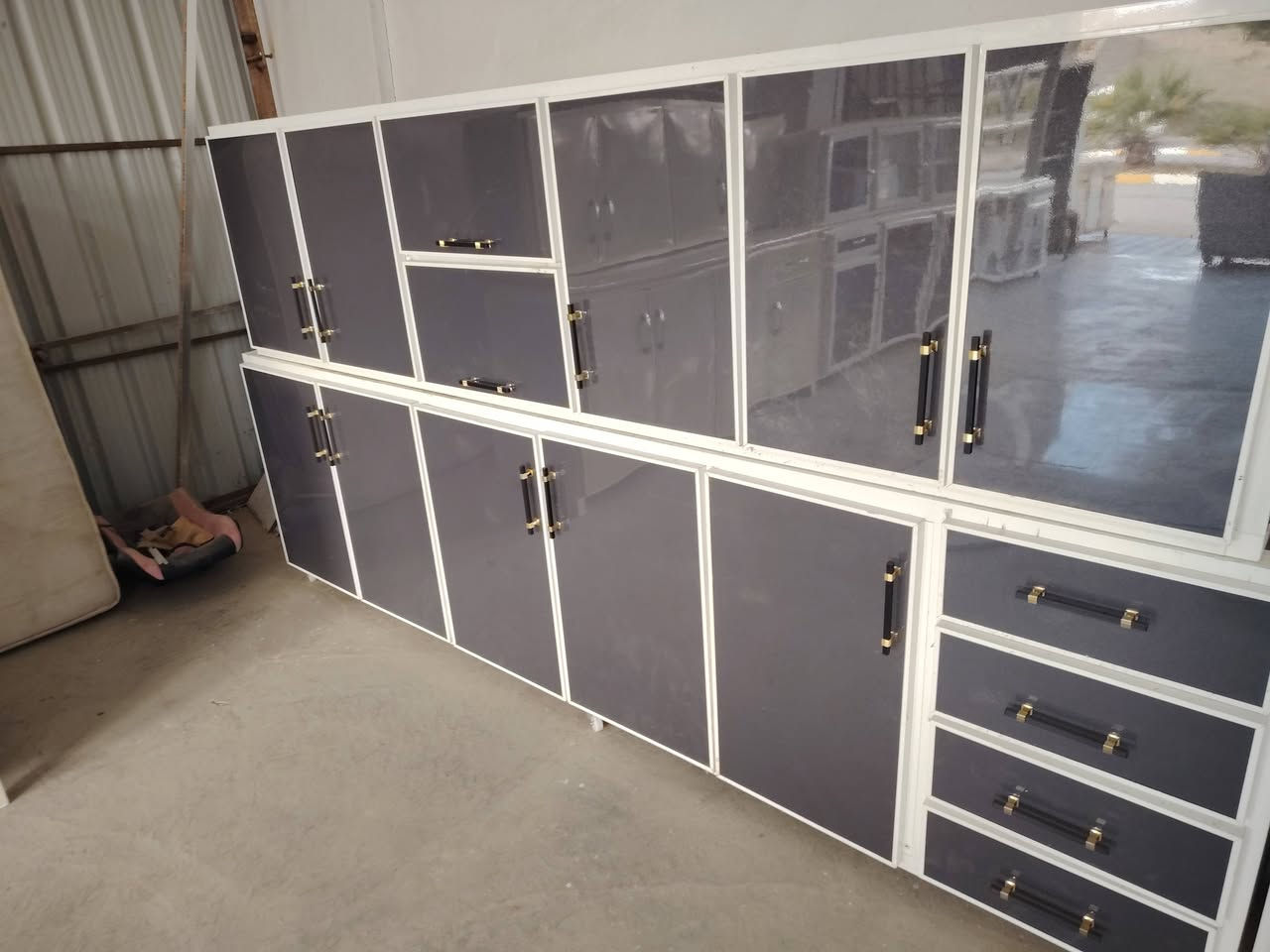 تم وبحمدلله وصول مسواك جديد  وجبه جديده من الكاونترات والأثاث المنزلي  المستعمله وبأسعار مناسبه ...... والله محيكم.. ناحيه الزاب منتصف السايدين  رقم الهاتف ***********   أنس الجبوري
