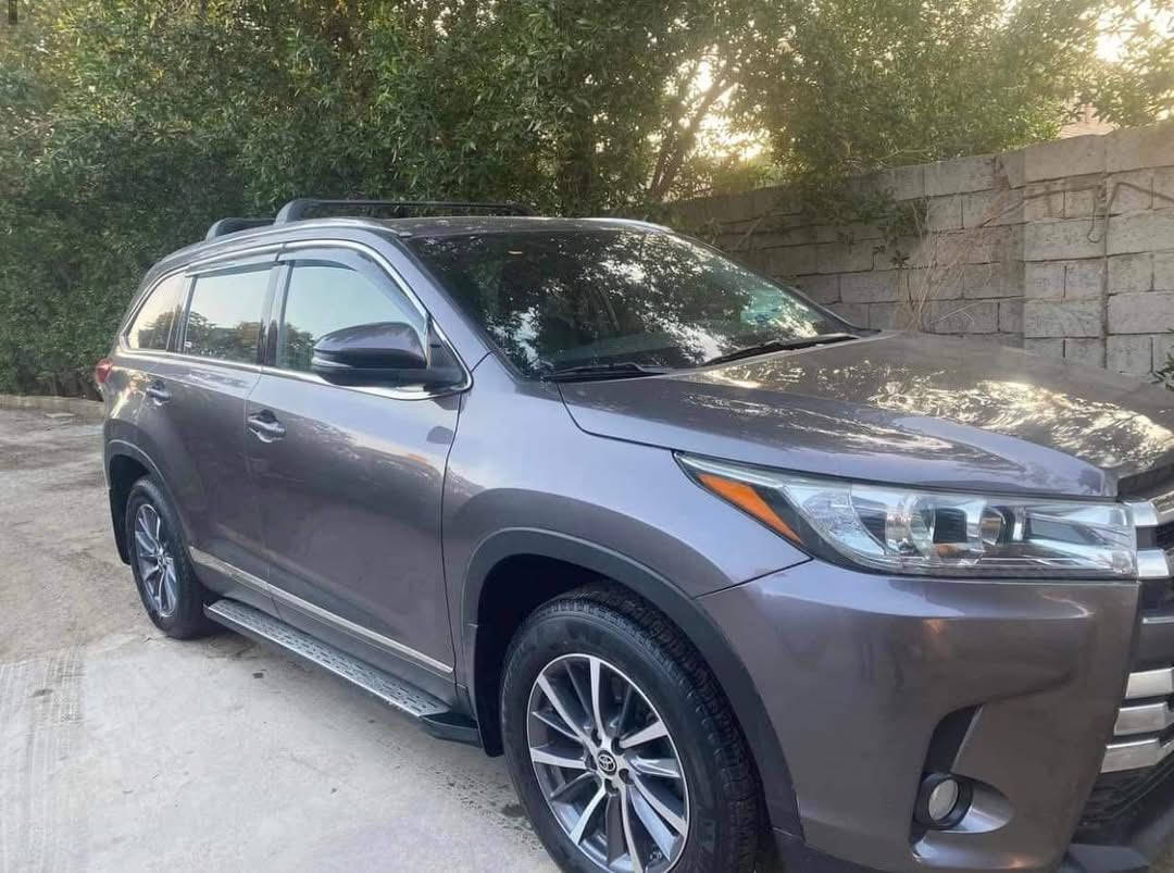 السلام عليكم
تويوتا هايلاندر 2019 XLE فول مواصفات 
7 راكب ، كشن VIP محرك 6 
ماشي 69 ميل 
فتحة سقف ، بصمة ، ثلاث قطع تبريد 
گير ومحرك شرط مامفتوح . رقم بغداد دولي صور الضرر داخل المنشور معاها سونار المندلاوي وبي كافة التفاصيل .. 
السعر 285 وبيها مجال للشراي 
العنوان : صلاح الدين بيجي ناحية الزوية 
للاستفسار /  ***********
                      ***********
