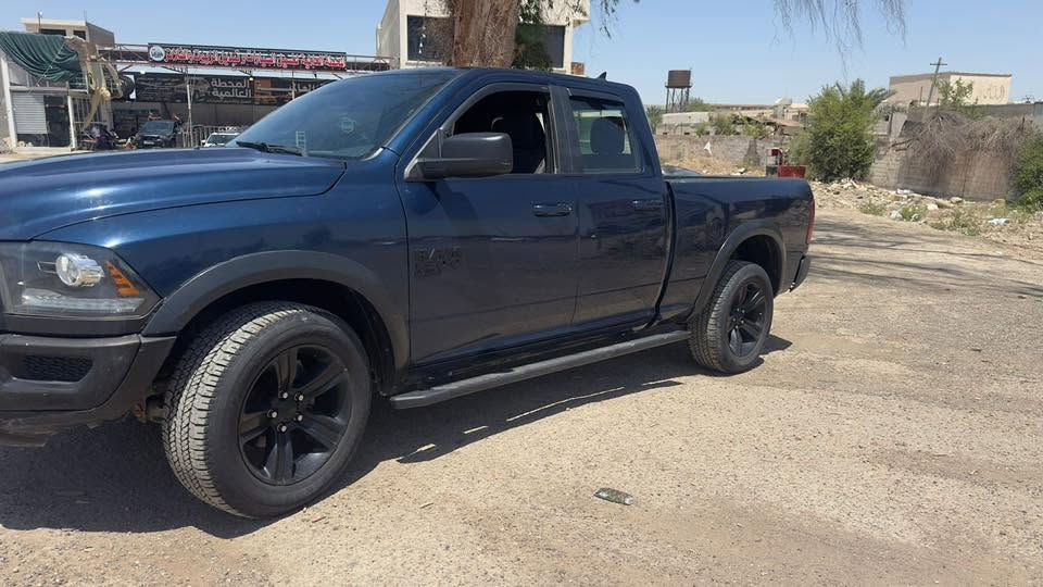 للبيع رام
🚘 الموديل: ram 2022 كلاسك باب قصير
🌍 الوارد: أمريكي
🎨 اللون: أزرق نيلي
📍 الرقم: بغداد 
🛣️ الممشى: 64 ألف كم
🛻 عدد الإسطوانات: 8 cylinders 

المواصفات:
✅ دفع رباعي (فور ويل)
✅ تشغيل بصمة
✅ شاشة كبيرة
✅ حساسات خلفية
✅ كاميرا خلفية
✅ مقعد كهربائي
✅ قير أوتوماتيك
✅ مكيف ممتاز
✅ نظافة داخلية وخارجية عالية
📍🛻 مكان السيارة : بغداد.

الملاحظات:
🔧 حادث سابق في أمريكا – صدمة على جهة السايق والباب الخلفي العكس، تم تصليحها بالكامل.تقارير الفحص الفني موجودة جاهز. 

✅ السعر 20 الف $ وبي مجال .
✅ بلا مراوسة بيع فقط

للتواصل

*********** اتصال و واتساب.
