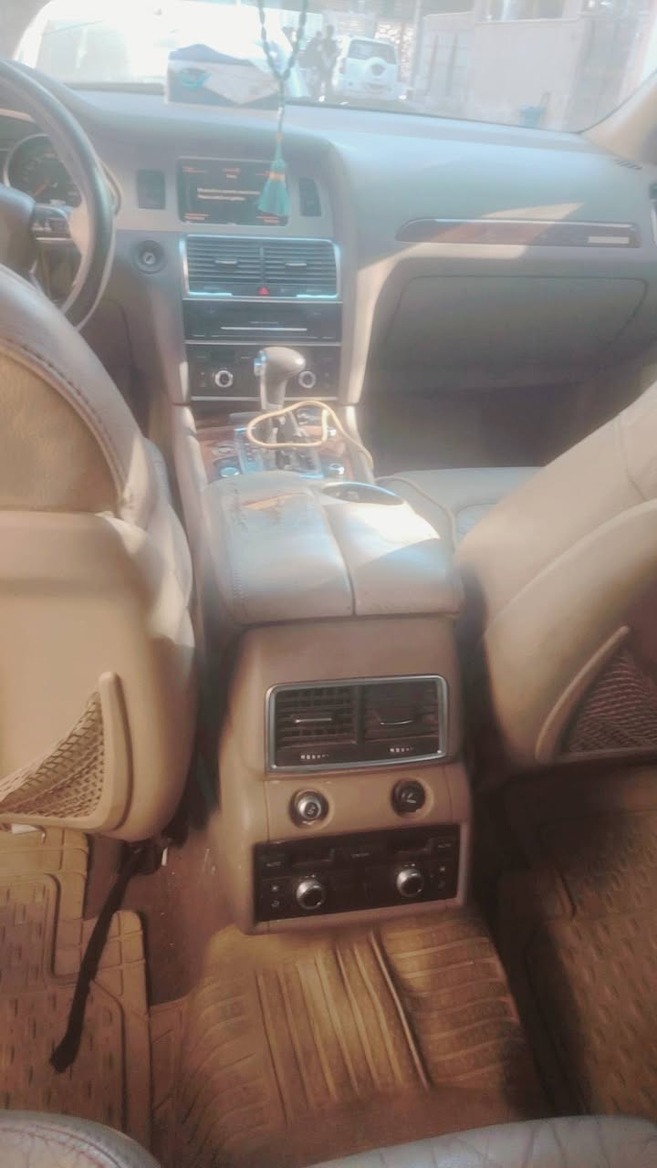 السلام عليكم
Q7 أودي
موديل ٢٠١٢
فول مواصفات
بانوراما دبل سلايت
مري شفط
باب خلفي شفط
كشنات جلدكهربائي
٣قطع تبريد ٣بردات
٧راكب تخم تايرنضيف
كير جديد بس المكينه
بيه ولف مكينه٦ سلندر باب
الصدربيه ضربه ومصلح نفسه
اصل خليجي العنوان بغداد
السعر ١٦٠وبيه مجال
*********** واتساب موجود
