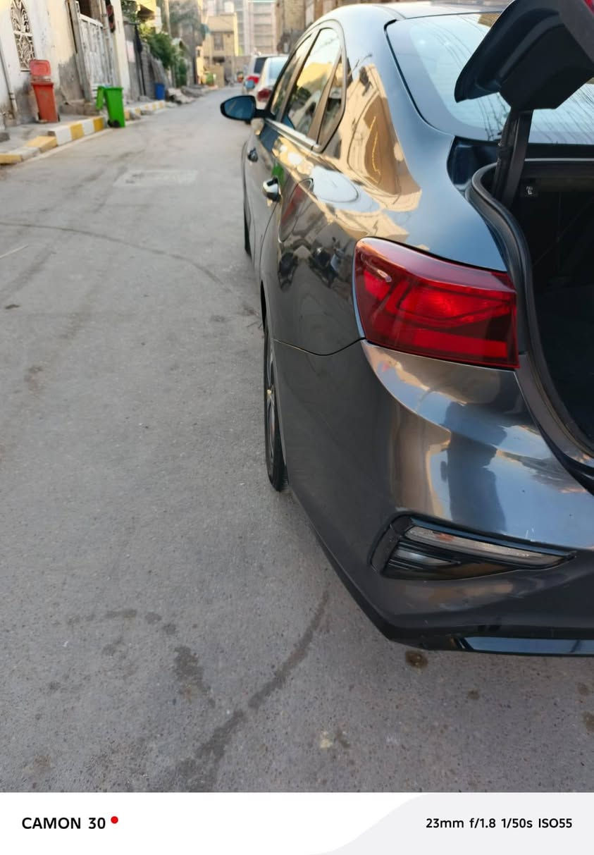 السلام عليكم للبيع كيا فورتي 2019 سيارة حلوة وخير من الله مكينة وكير وصدر وتبريد كلها كاملة ماناقصها اي شي سيارة  شاشة كبيرة تدعم كار بلي وتحكم ستيرن جهتين شاشة اعطال 3 انضمة قيادة تحديد مسار سياقه ذاتيه وحادث حلو بس جاملغ وبنيد جاملغ نفسيته ومصلح وبنيد مبدل كيرها Cft رقم ديوانية جديد بسمي تحويل مباشر مكاني ناصريه ١٣٠ وبيه مجال بسيط والشراي يتصل وبل خدمه ***********
