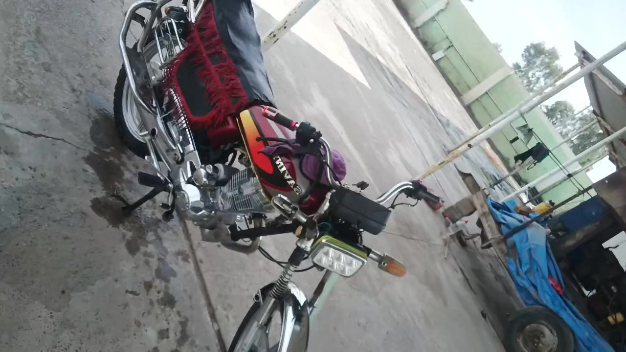 سلام عليكم دراجه بارت سوري 5كير  للبيع اي عيب ما بيه لا صرف ولا بخار شرط سلف شغال 
مفتوح دراجه حلوه نضيفه شراي تعال خاص سعر 380بي مجال


**إذا كنت صاحب هذا الإعلان وتريد حذفه لأي سبب، رجاءا أرسل رسالة إلى الدعم الفني**