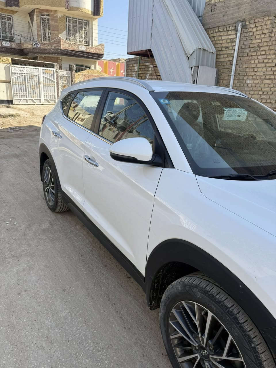 توسان 2019
فول مواصفات للاخير من عدا البنوراما
بصمه كشنات جلد وكهرباء و لايت عدسه بك لايت لد شاشه كبيره 
مكفوله فقط شخط بسيط جهه عكس السائق شخط بسويج 
رقم بغداد سنويه مجدده تحويل مباشر 
السعر 192 
مكانها بابل 
اتصال ***********
