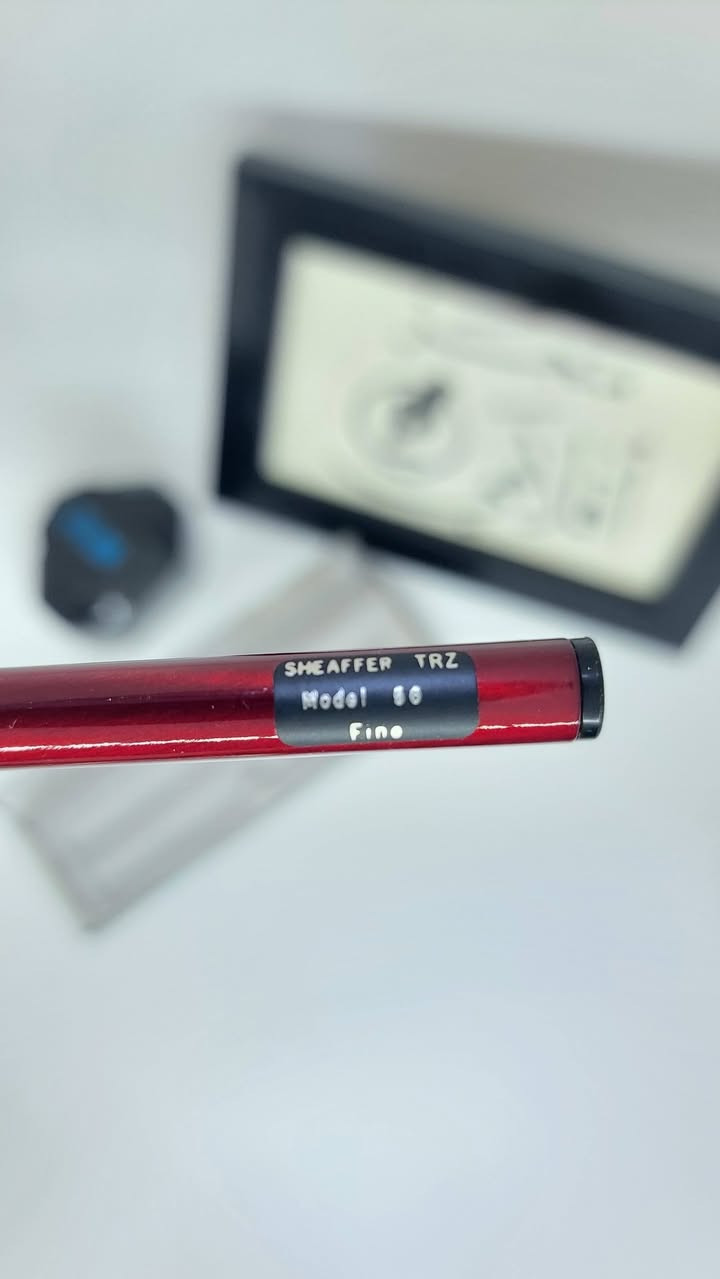 السلام عليكم
امريكي الصنع غير مستخدم نهائيا و بالعلبة الاصليةTRZ شيفر
حالة القلم : غير مستخدم نهائيا و بالعلبة الاصلية
بلد الصنع :امريكي
تاريخ الصنع : ثمانينات
البدن :معدن بالكامل حامل الورق كروم نحيف الحجم
حجم النبلة : ميديم للحبر 1 ملم للجاف
السعر :65،000 مع علبة حبر 50 مل هدية و 2 لب جاف
للحجز يرجى مراسلتنا عبر الواتساب ***********
