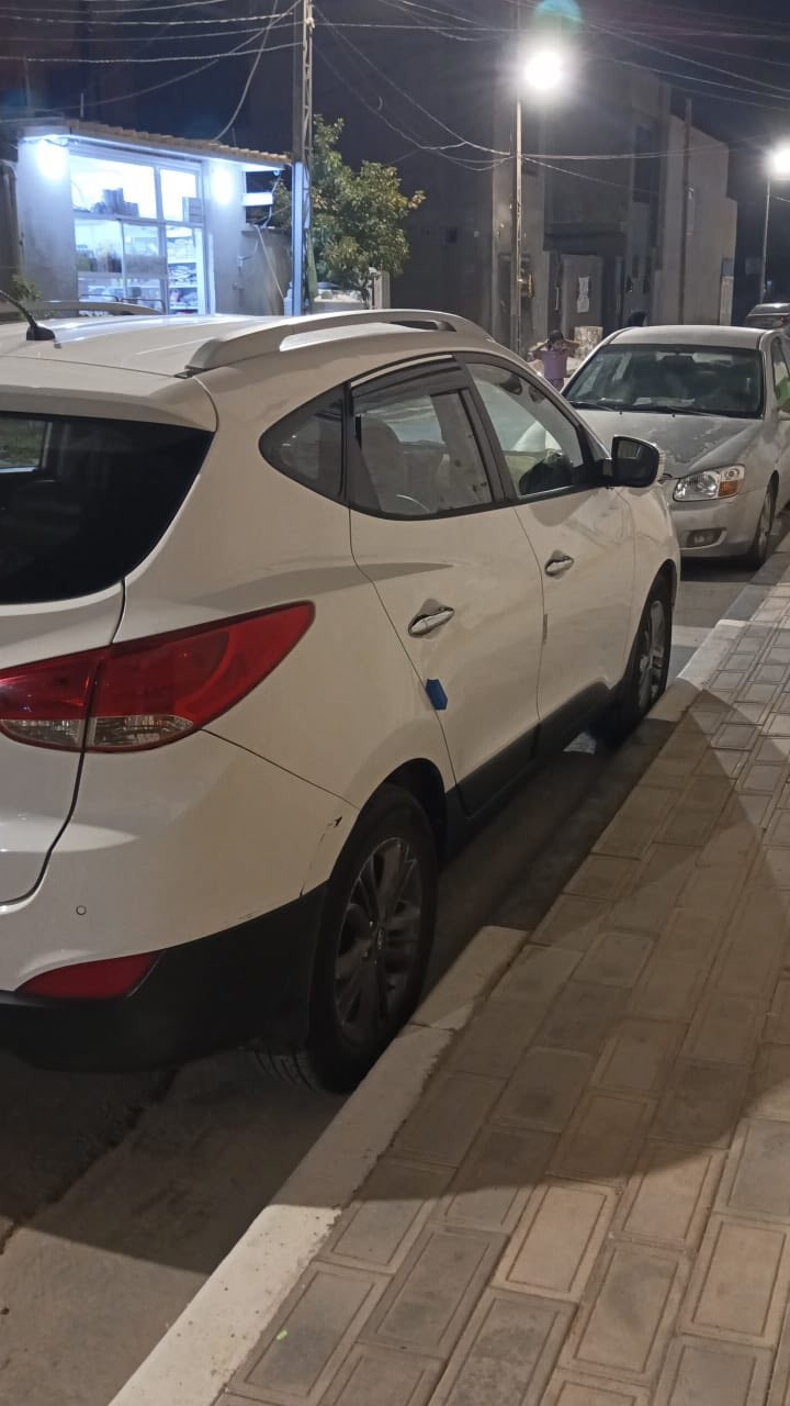 توسان ابيض خليجي رقم دولي
بارد بالبنيد شبر وخط بالجنطة بدون صبغ السعر 164

‭0771 802 6463‬
