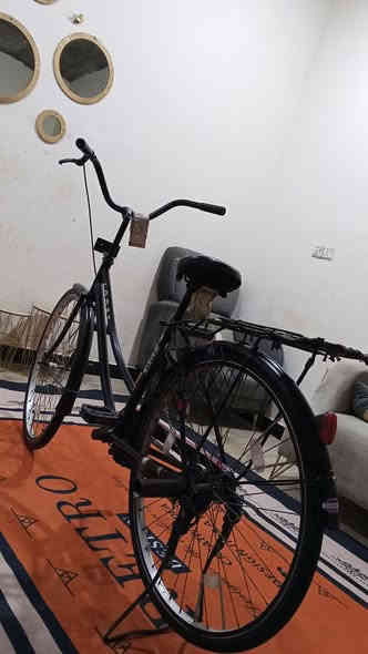 بايسكل للبيع نضيف باله موديل 2021مكاني البراضعيه  السعر 150 وبيه مجال للطيبن رقمي ***********
