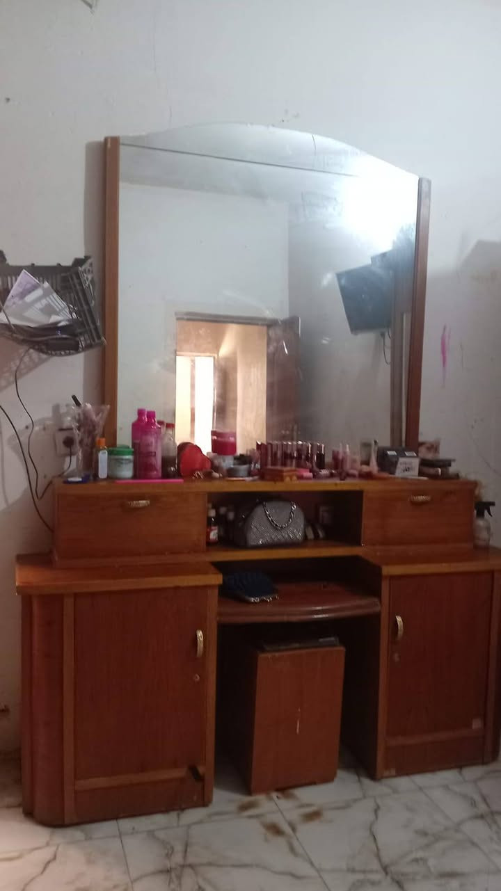 غرفه للبيع المكان ناحية الصينية السعر 600 وبيها مجال


**إذا كنت صاحب هذا الإعلان وتريد حذفه لأي سبب، رجاءا أرسل رسالة إلى الدعم الفني**