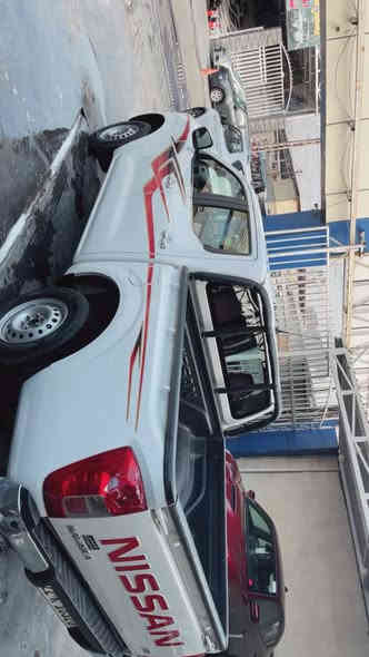 السلام عليكم بيكم نيفاره موديل 2017 
السياره كفاله عامه من الصبغ والبارد  جام كهرباء رقم اربيل الجديد حساس خلفي كامره 
السياره كولش نظيفه بغداد مدينه المعارض معرض الخلاص 153 
***********
