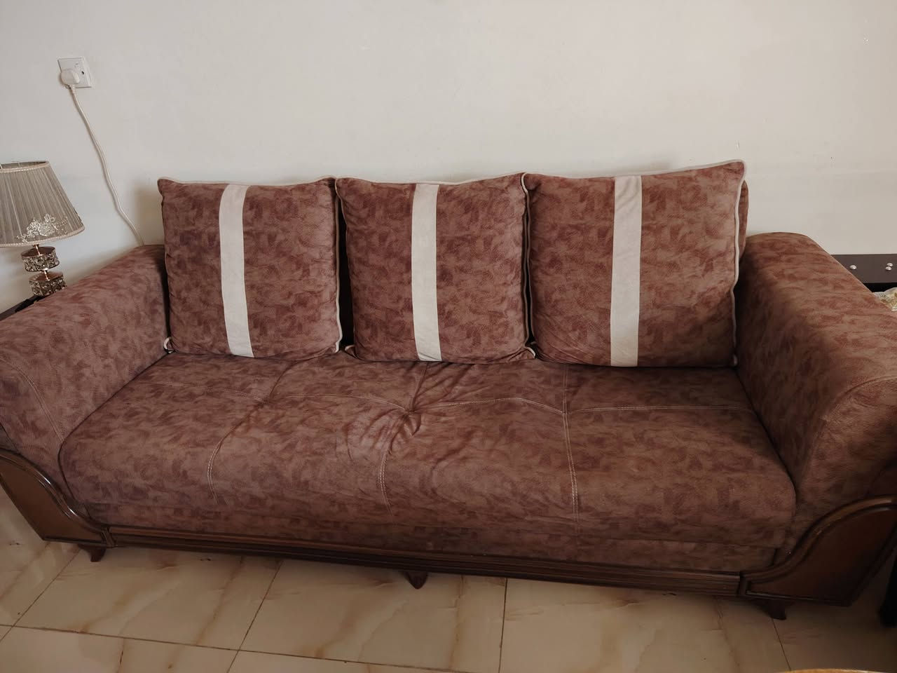 تخم تركي ٨ مقاعد بسعر ٢٥٠ الف الف
ميز و 4 طبلات زجاج مابيهم ضرر بسعر 125 الف وبيهم مجال بسيط
العنوان الدورة قرب جامعة كلكامش ومجمع نون والقلم


**إذا كنت صاحب هذا الإعلان وتريد حذفه لأي سبب، رجاءا أرسل رسالة إلى الدعم الفني**
