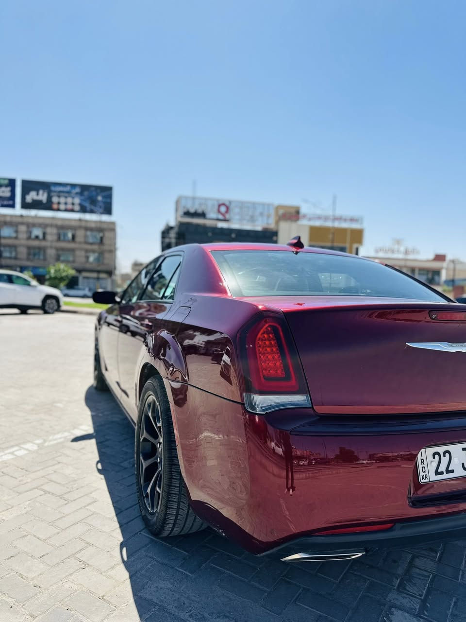 كرايسلر 2019
فئه السياره S الرياضي 
السياره بيه فقط جاملغ حادثه بسيط ايرباكات سلميه 
مواصفات السياره S المعروفه 
شاشه كرابلي الكبيره 
مقاعده تدفئه 
السياره مسويله سريفس كامل من الحدايه الى الداخل 
هزه السياره جديده وبأسمي 
للاستفسار ***********
سعر السياره 245
