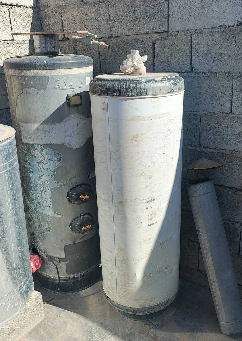 للبيع
***********
ميز مكتب سعر 40 الف خزانات عدد3سعر الواحد 30الف كيزر عدد 2 سعر 30 الف الواحد
