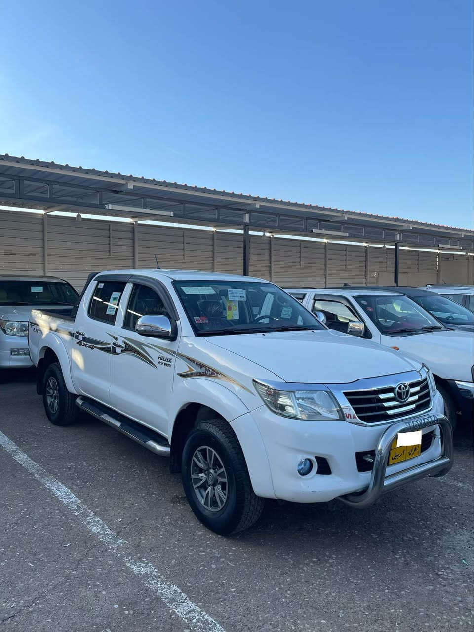 تويوتا 
موديل 2015 
شريكه سردار 
بي سبغ تني ئيك دعديل يا هه ي 
گير و مكينه شه رت 
موبايل *********** اكر, نينوى
