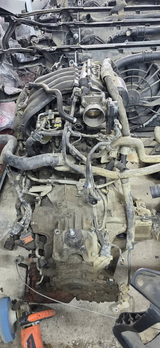 تتوفر لدينا قطع غيار  رينو سافران محركات حداديه لايت بك لايت مشط فراممات الديوانيه ا  حي الصناعي خلف الكراج الموحد مجمع الجبوري ***********
