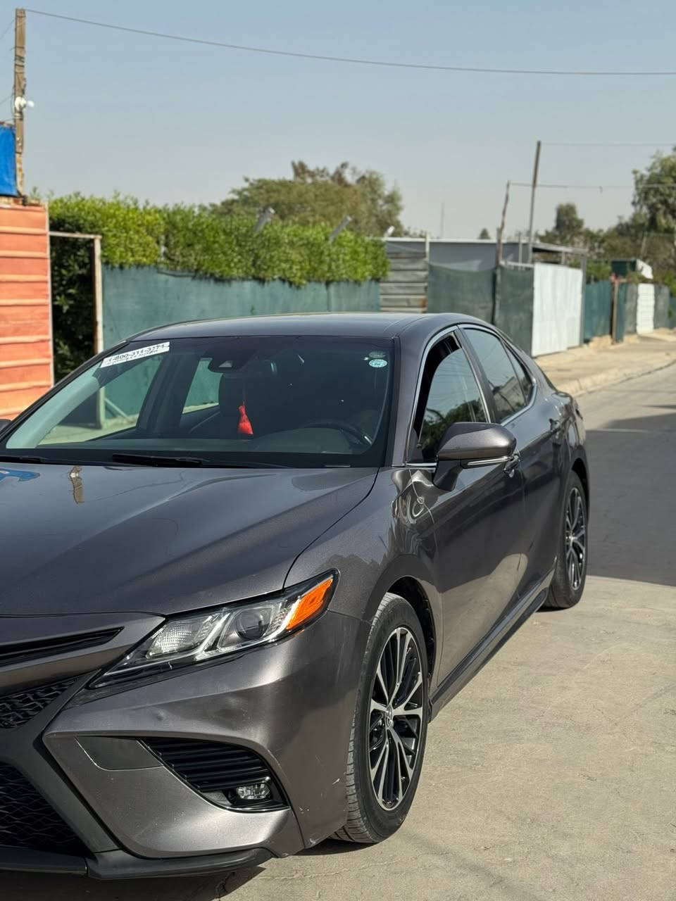 كامري 18 SE
فول  ماعدة سلايت مابية سلايت
بصمة 
رادار 360 امامي خلفي جوانب
ماشية 100 ميل 
محرك كير تبريد شرط من 
سيارة شرط من ركن للركن 
————-
الضرر بية بدوسة ورة باب سكن شبر و 3 اصابع 
وبية 4 قطع مفتوحة وراجعة نفسة نفسة ونفس اليبل 
بية تعديل بارد شبر بالباب السكن 
———-
دفتر بانزين 
تحويل ثاني يوم 
السيارة جديدة بشرط من دعامية للدعامية
————
السعر 175 وبي مجال
*********** الاتصال او الواتساب
