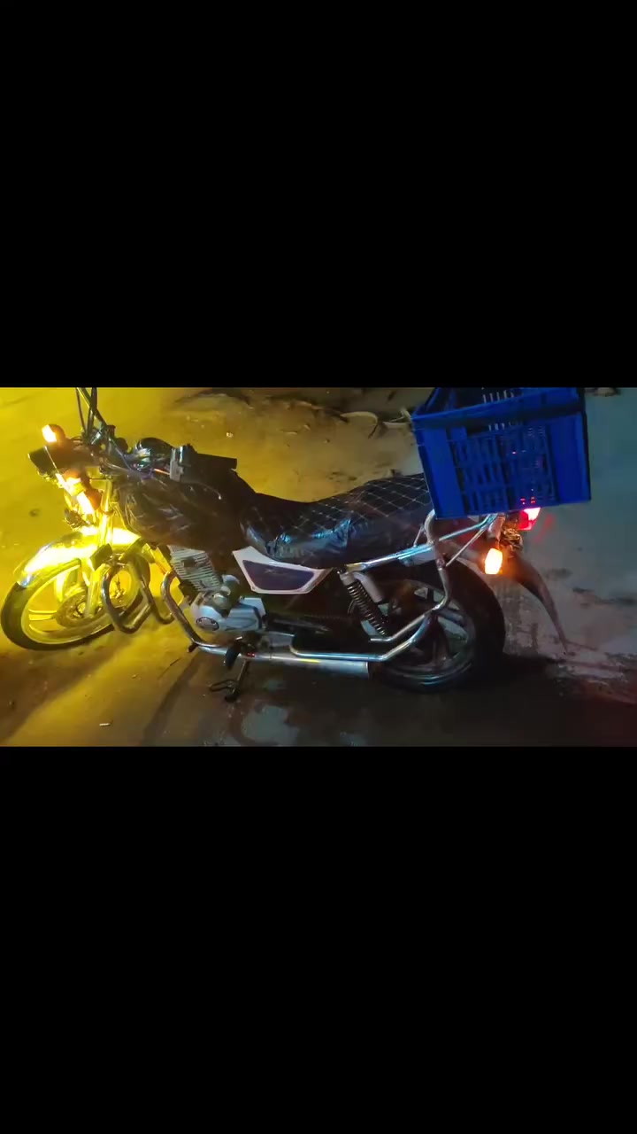 سلام عليكم دراجه جني موديل 13 اوراق اصولي دراجه يحتاجله ترتيب شويه والله دراجه. خير من الله.     لنقوصات  دسبول  ودواسه  لسكان بي عواجه اي استفسار خاص او. ***********
