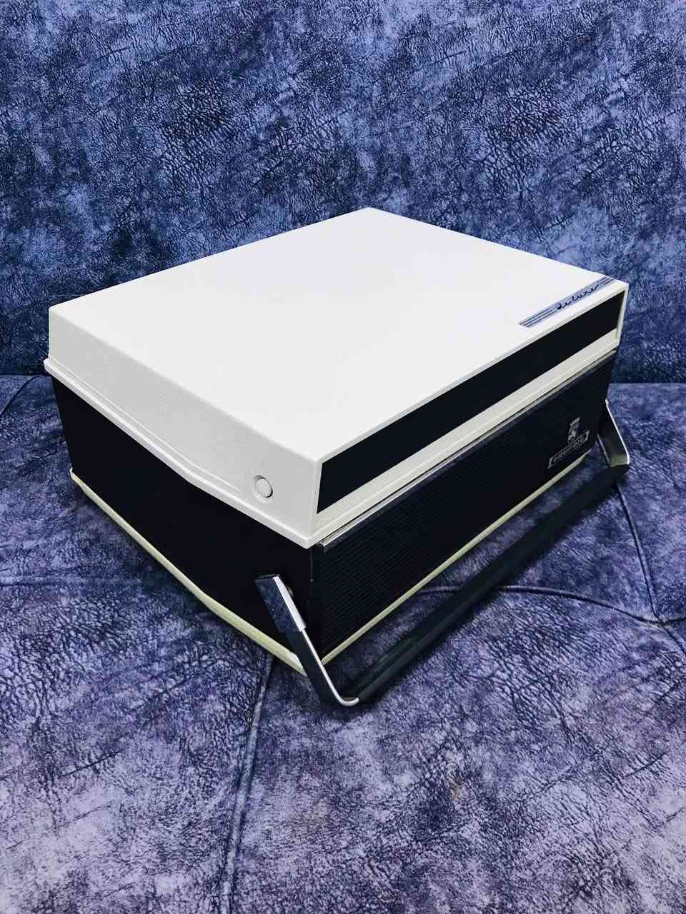 للبيع 
GRUNDIG-TK-27 L -Germany 
صناعة المانيا 1966 🇩🇪
نظافة الجهاز 95 % 
4- TRACK
6 -INCH
 للاستفسار اكثر مراسلة الصفحة 
***********  ☎️
