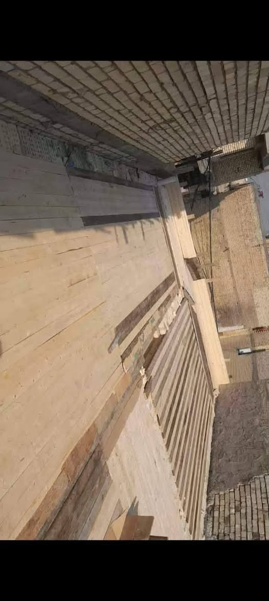 نجار قالب شغل درجه اولا ***********وبنسب السعار
يوجد خلفه بناء ستلام مهندس 

نعمل بل كرسته وعمل
