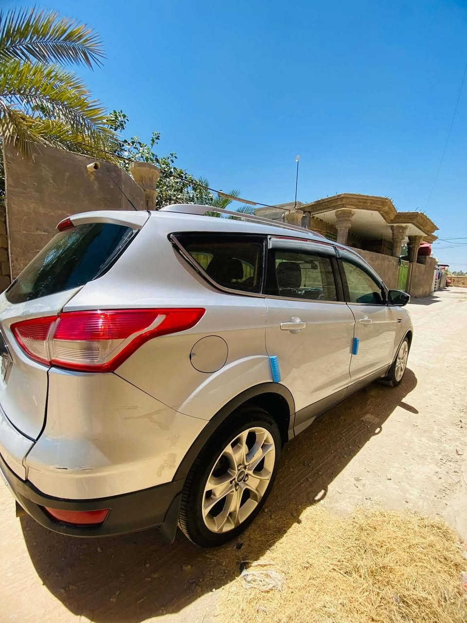 السلام عليكم 
سيارة فورد 
موديل 13 
تبريد ثلج
 تدفئة 
كشنات جلد كهربائيه 
كامره خلفيه
باسمي تحويل مباشر 
محرك اربعه سلندر
تبديل باب الجنطه بدون حادث
حاويه  جديد
السعر 88
رقم بابل مكاني بابل الهاشمية 
سيارة خير من الله صار لها اكثر من 5 سنوات عندي ترايك للبصرة شرط 
تلفون ***********
