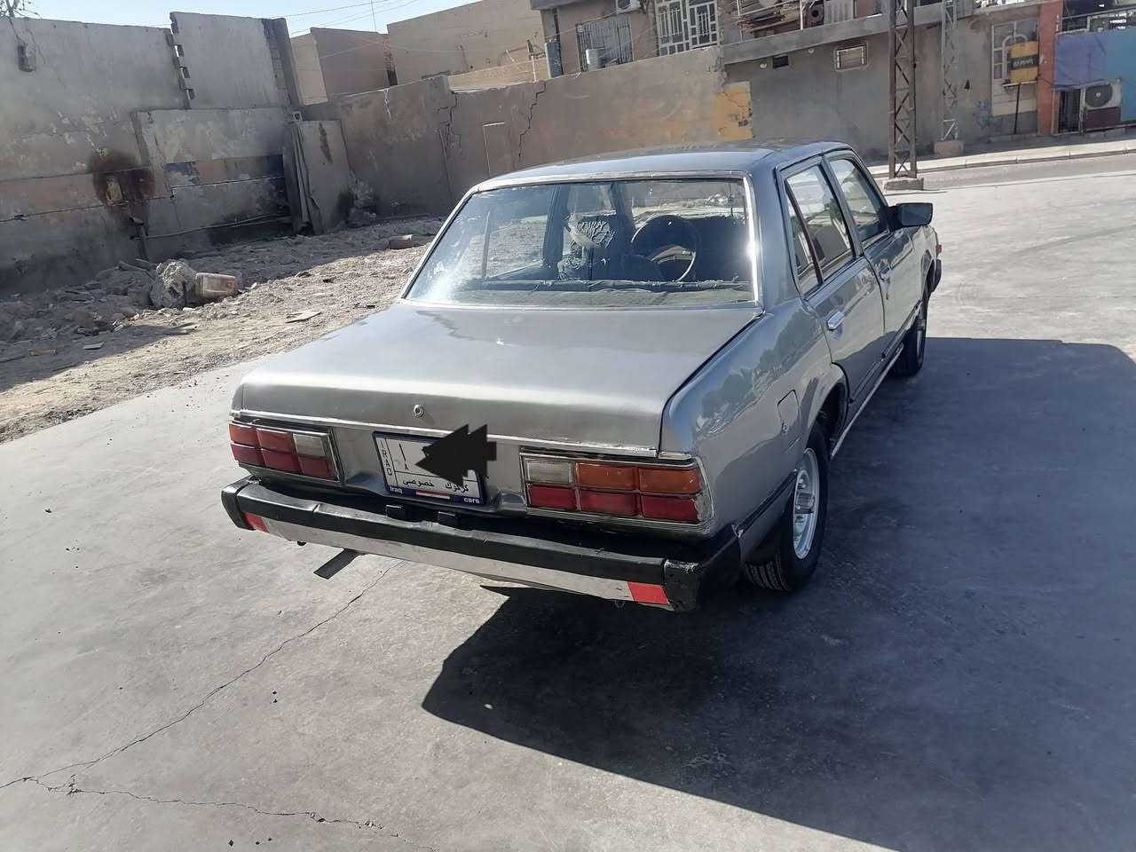 السلام عليكم كرونه للبيع موديل 82 سياره جاهزه تايرات صدر نضيف  كهربائيات كله شغاله تبريد شغال مصبوغه عام صبغ جديد رقم كركوك مشروع وطني باسمي مكان السياره انبار فلوجه /*********** السعر ٣٠ وبيه مجال

