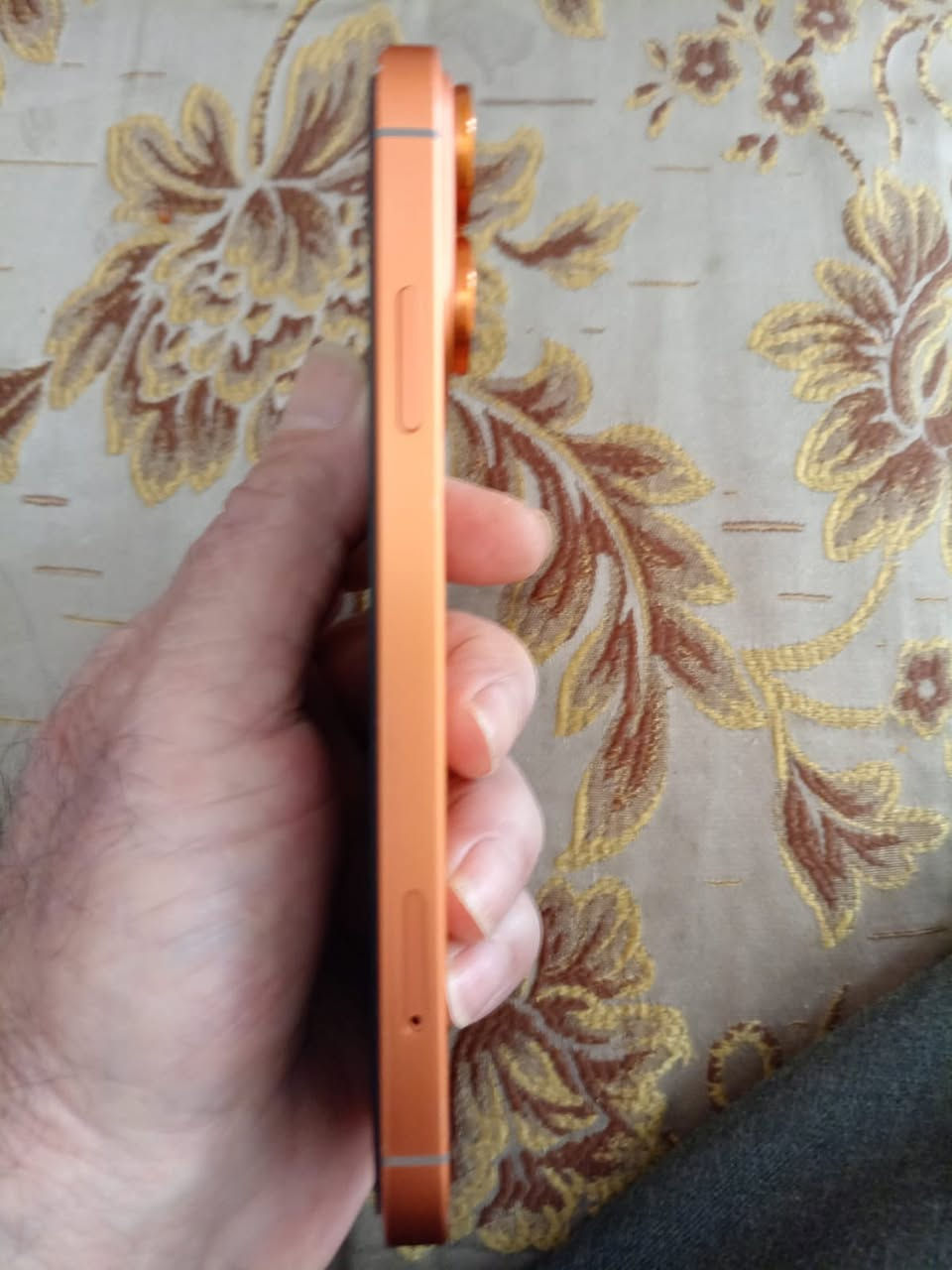 للبيع ايفون xr نظيف جدا نموذج M الاصلي مكفول من أي خلل كله شغال محور 17 تحوير درجه أولى مع شاصي ايفون 17 ذاكره 64 بطارية 85 بلاديه شاشة بلاديه كله على وضع الشركه كامرات زلال مكاني الغزاليه السعر 175 قفل من الاخير الشراي يجي خاص او الاتصال ***********
