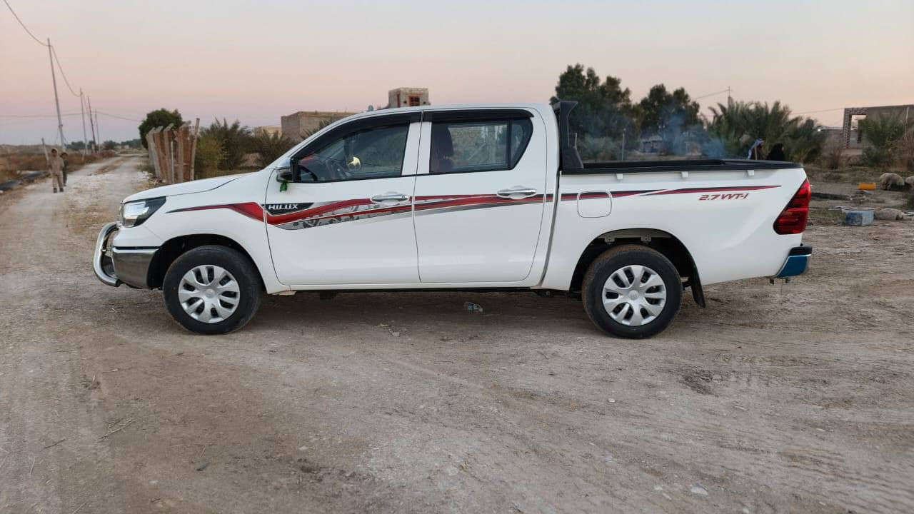 اسلام عليكم ورحمة الله وبركاته
للبيع تيوتا هايلوكس ساز 2025 مكفوله كفالة عامه حته من شخط كير عادي ماشيه 11 الاف فقط مكانه بسماوه الاستفسار على رقم ***********
