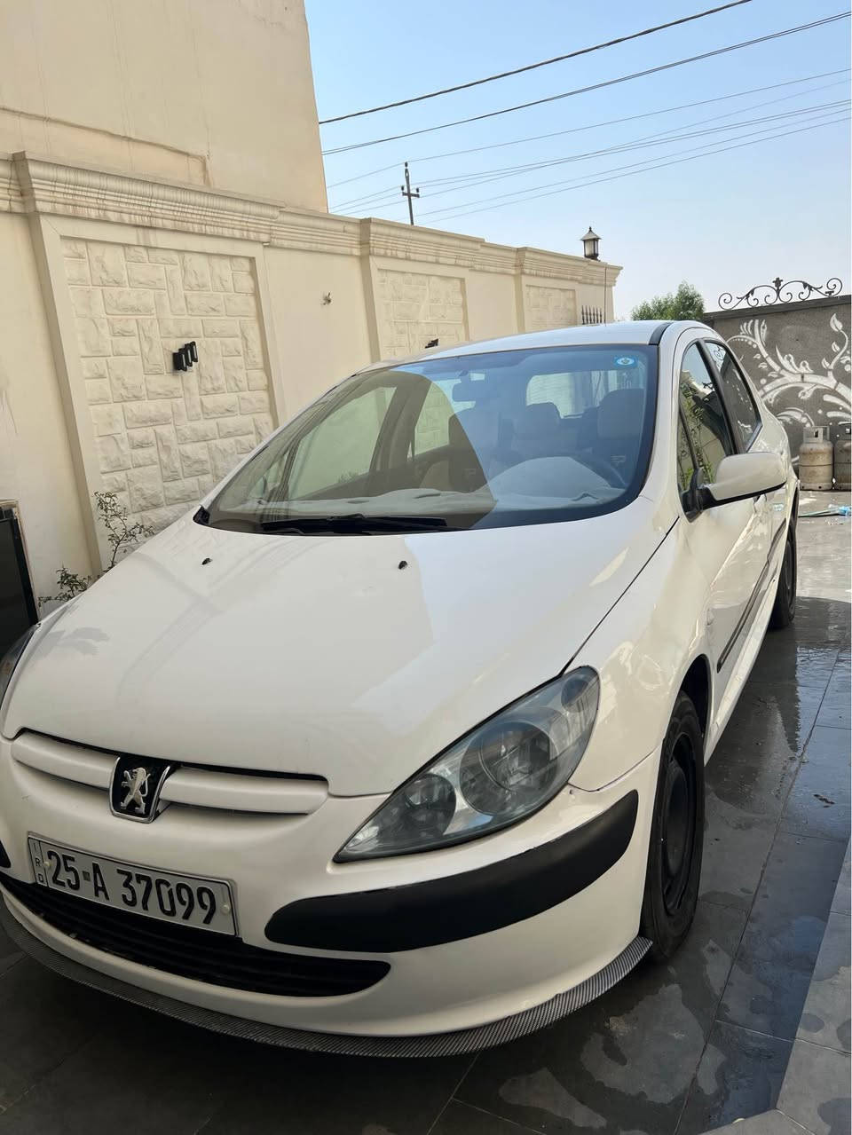 بيجو فرنسي سياره بدون ضرر بدون صبغ كير محرك بشرط 
تبريد ثلج  رقم سنويه انكليزي جديد كوبون بنزين بيها تايراته وتخم صدر جديد كير اوتوماتيك تبريد سنويته جديد 
سياره جاهزا من كل نواحي هزا  جديد شرط تحويل وا وكاله 
بيع او مراوس بسياره احدت هاي رقمي *********** كركوك, العراق
